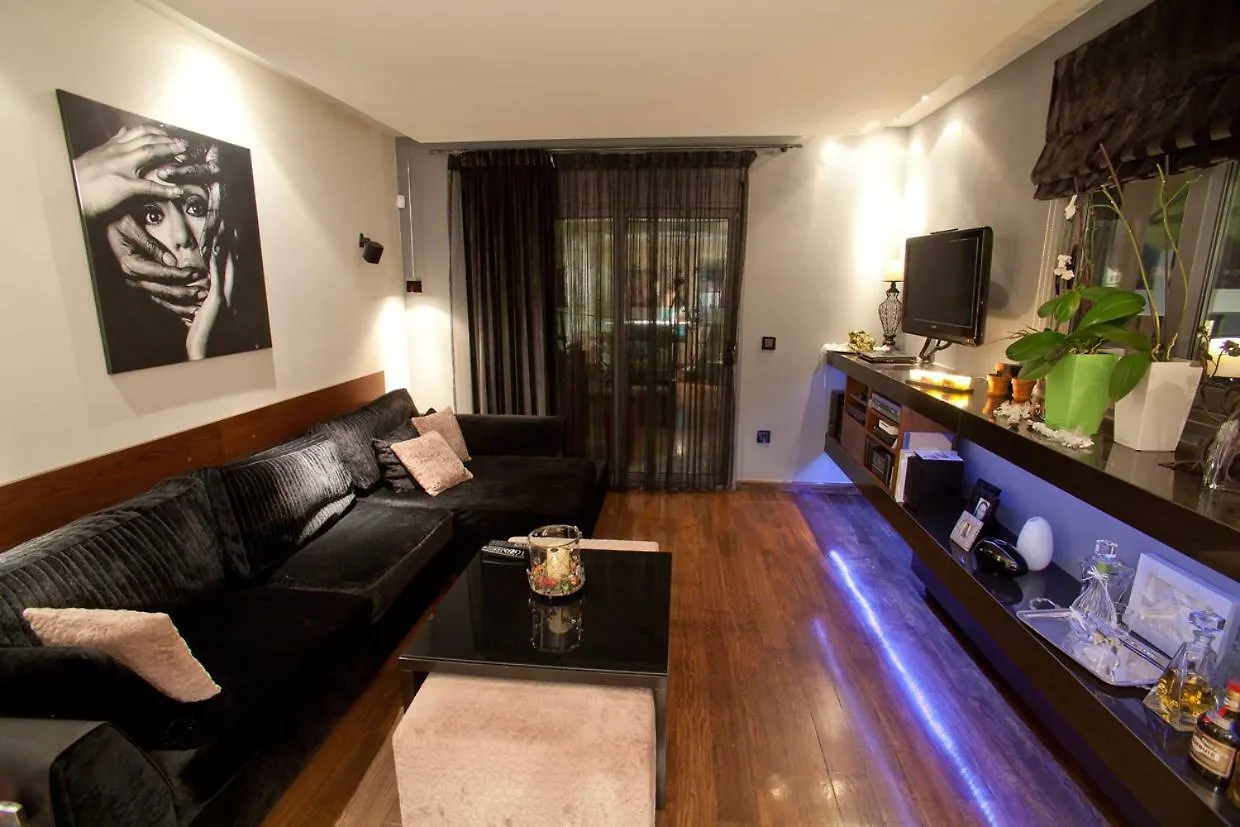 Deluxe Boutique Suite , Jacuzzi, Private Parking, Fireplace Thessaloniki 0*,  Griechenland