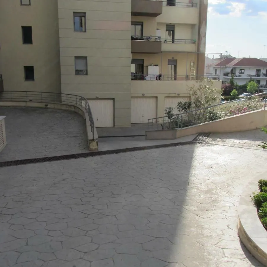 Deluxe Boutique Suite , Jacuzzi, Private Parking, Fireplace Thessaloniki Apartment