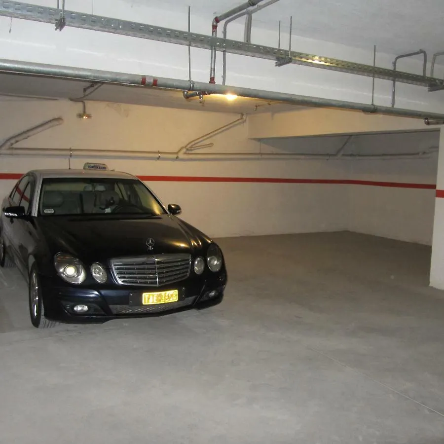 Deluxe Boutique Suite , Jacuzzi, Private Parking, Fireplace Thessaloniki